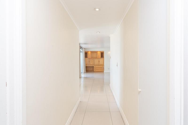 2 Bedroom Property for Sale in Sea Point Western Cape